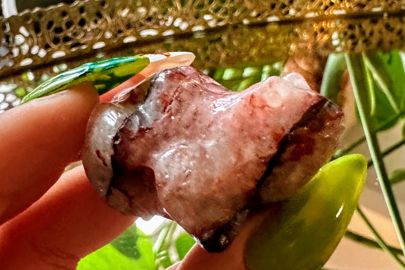 Red Quartz Frog Animal Carving