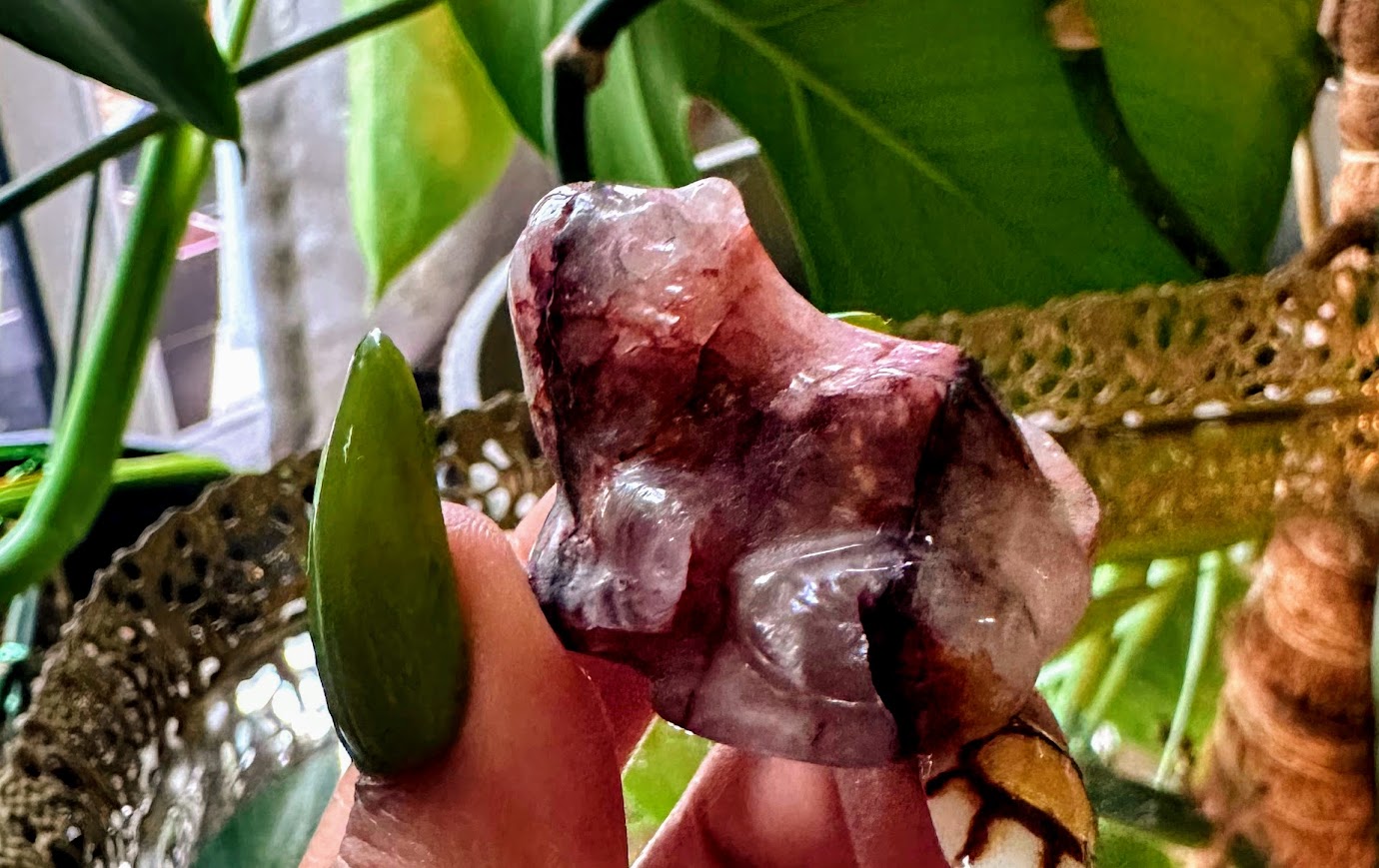 Red Quartz Frog Animal Carving
