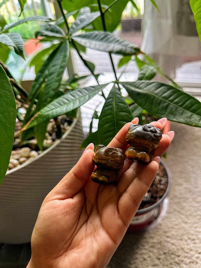 Tiger Eye Hello Kitty Crystal Carving