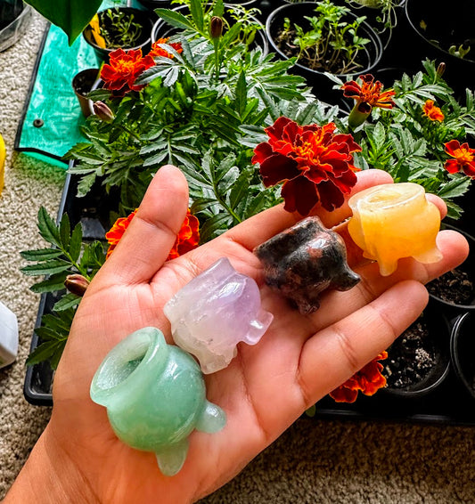 Mini Cauldron Crystal Carving